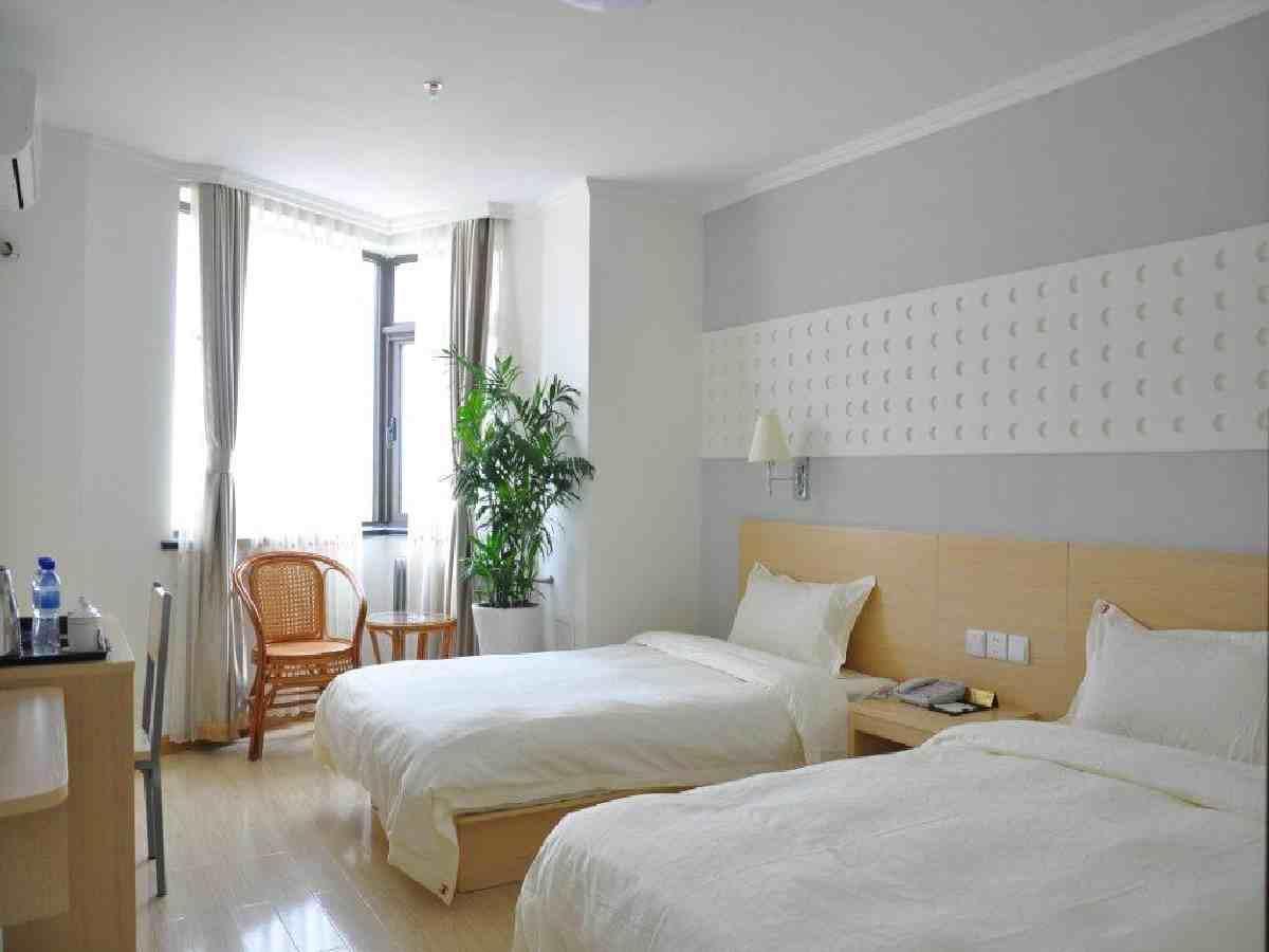 Super 8 Hotel Qingdao Railway Station Gui Zhou Road Extérieur photo