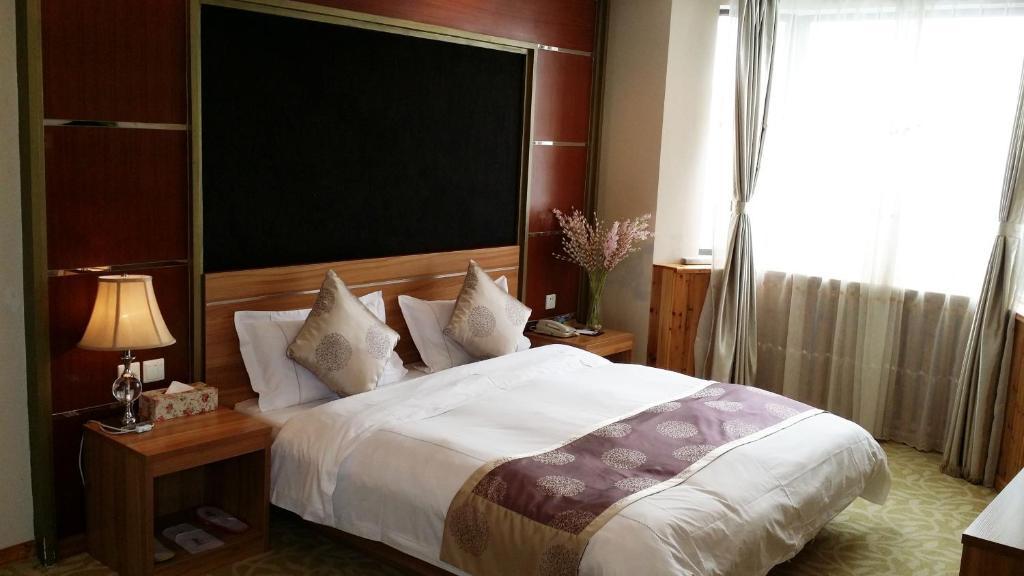 Super 8 Hotel Qingdao Railway Station Gui Zhou Road Extérieur photo